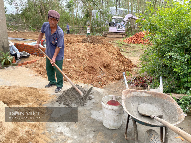 Sửa nhà, tạo vườn trồng cây cho gia đình bé trai bị bạo hành ở Bắc Ninh - Ảnh 1.