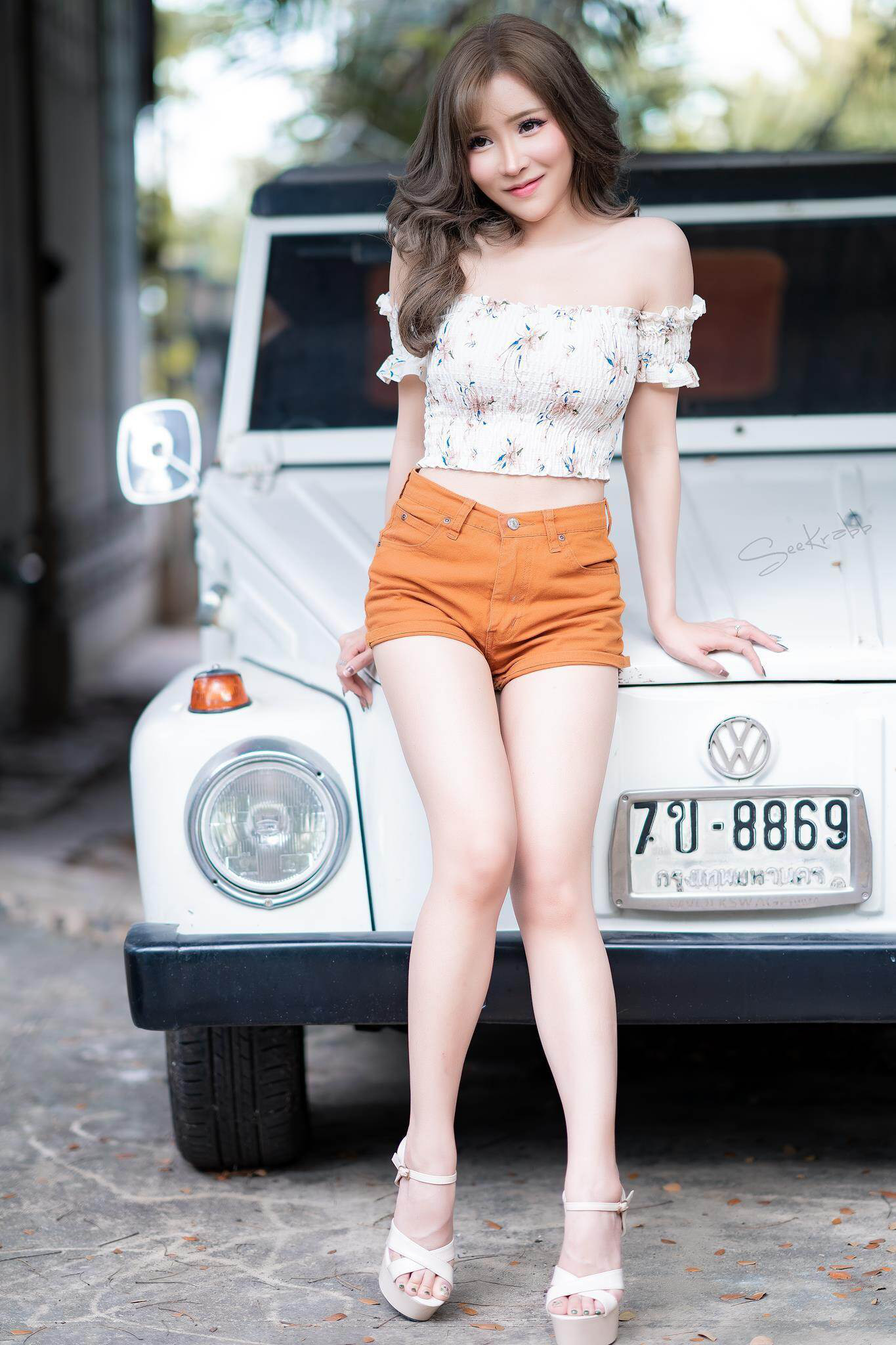 Người đẹp Thái Lan cuốn hút bên xe cổ Volkswagen - Ảnh 6.