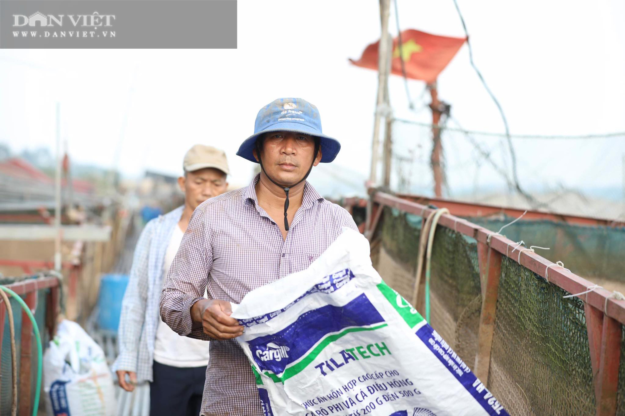 Nước mắt người nuôi cá lồng sông Đà khi cứ mở mắt ra là mất hàng chục triệu đồng - Ảnh 5.