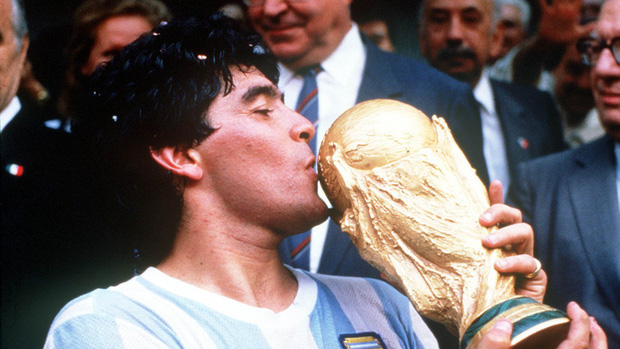 Đã có bao nhiêu người phụ nữ bước qua cuộc đời Maradona? - Ảnh 1.