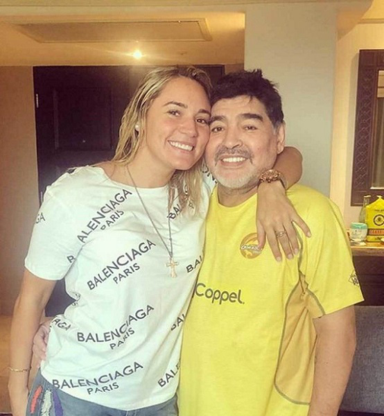 Đã có bao nhiêu người phụ nữ bước qua cuộc đời Maradona? - Ảnh 7.