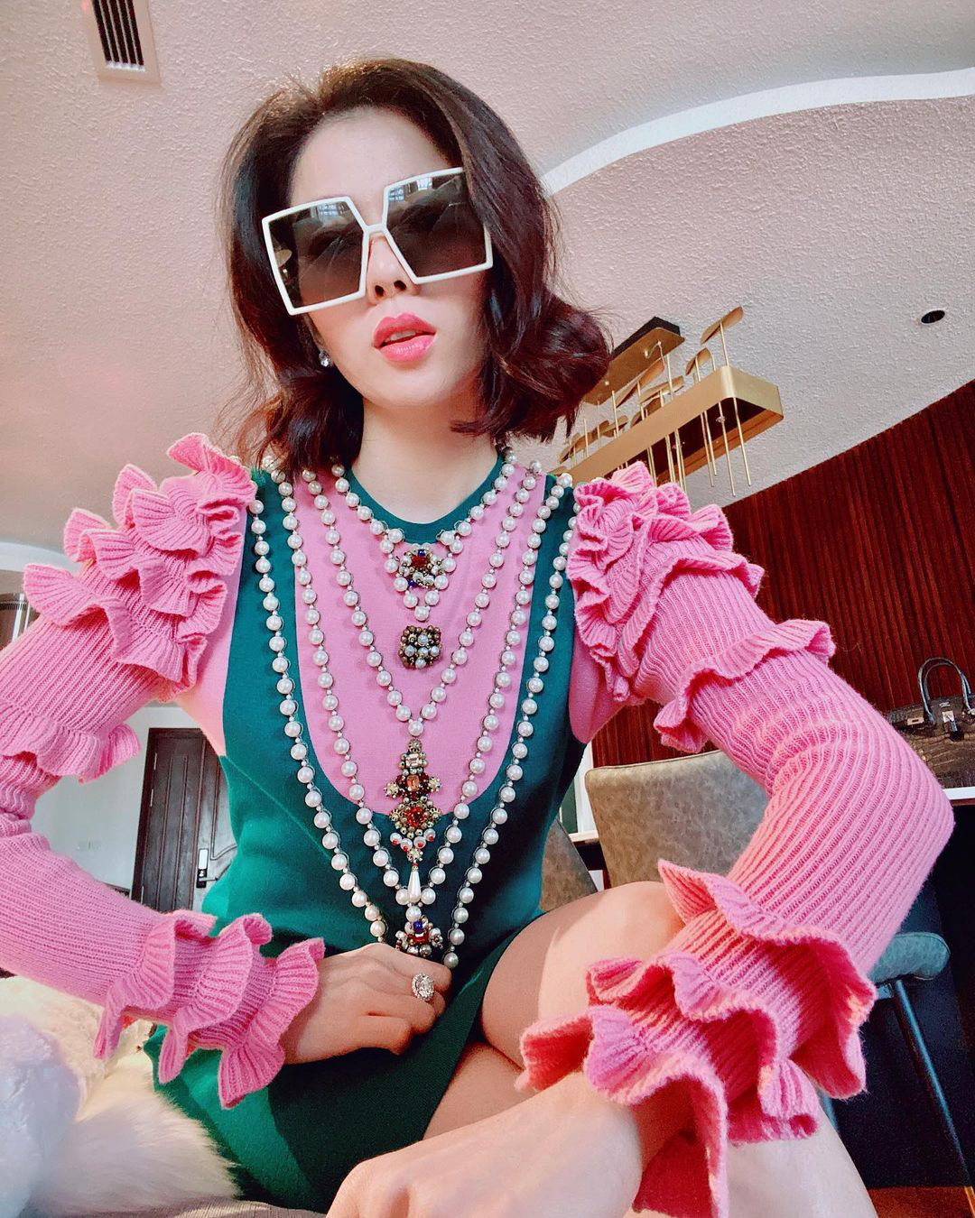 Hoa hậu Đỗ Thị Hà bị “cô giáo Khánh” làm lộ lịch trình làm việc dày đặc - Ảnh 6.
