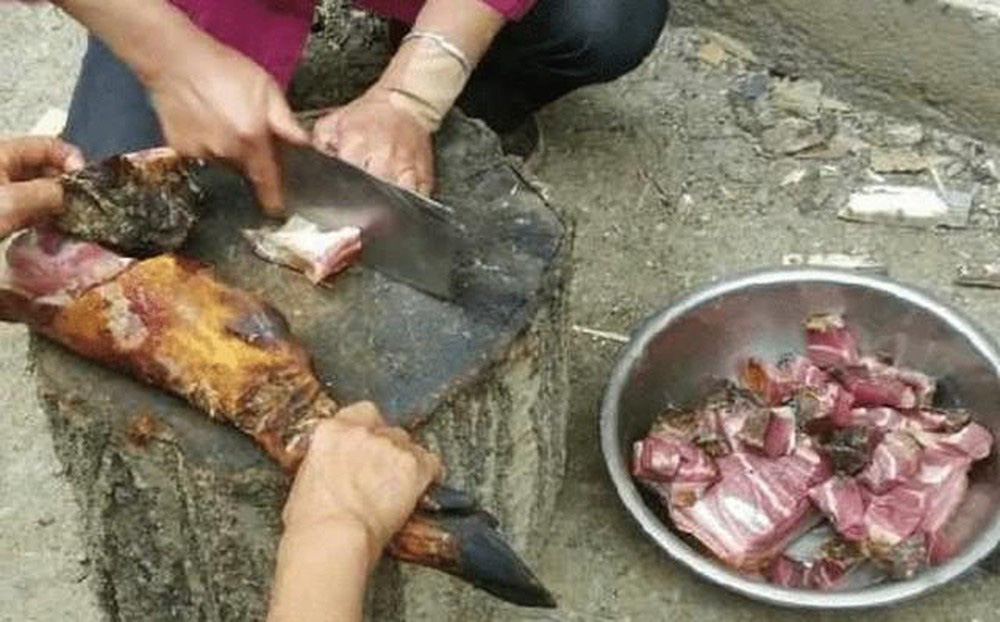 Toát mồ hôi với đặc sản đùi lợn đen sì, mốc meo quanh năm của người Trung Quốc - Ảnh 12.