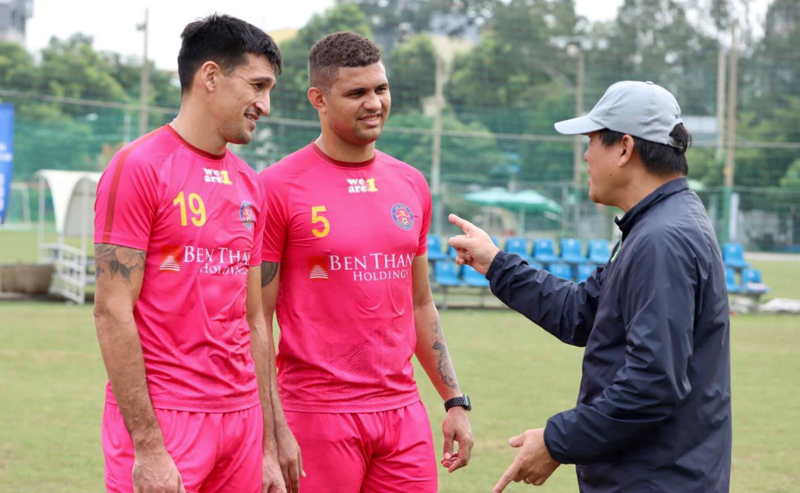 Lọc sạch &quot;quân bầu Hiển&quot;, Sài Gòn FC bổ sung 3 ngoại binh từ J.League - Ảnh 2.