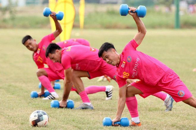 Lọc sạch &quot;quân bầu Hiển&quot;, Sài Gòn FC bổ sung 3 ngoại binh từ J.League - Ảnh 1.