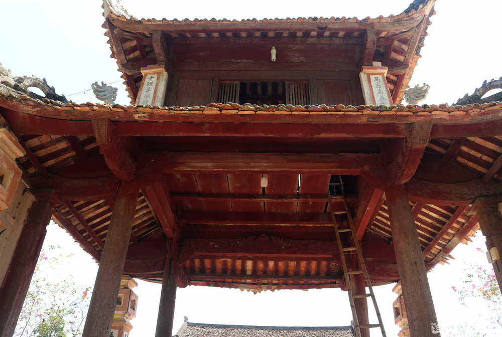Nghệ An: Tới tận nơi ngắm vẻ đẹp độc, lạ của ngôi đền cổ hàng trăm năm tuổi - Ảnh 4.