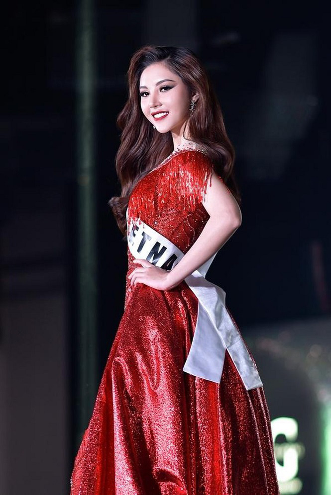 Vẻ gợi cảm của Nguyễn Mỹ Huyền - chân dài bóng chuyền Việt Nam đoạt giải Hoa hậu quốc tế - Ảnh 9.