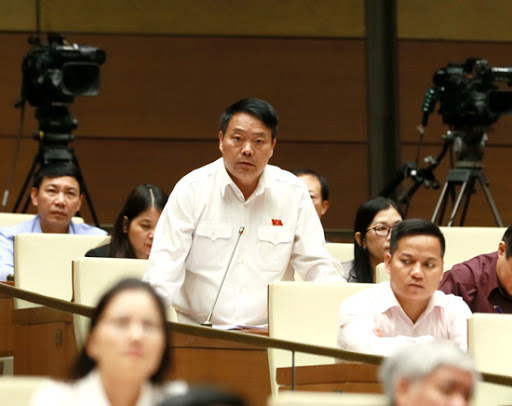 ĐBQH Sùng Thìn Cò: &quot;Tôi cũng như các ĐBQH ngồi trên hội trường cơ bản có khuyết điểm với nhân dân&quot; - Ảnh 1.