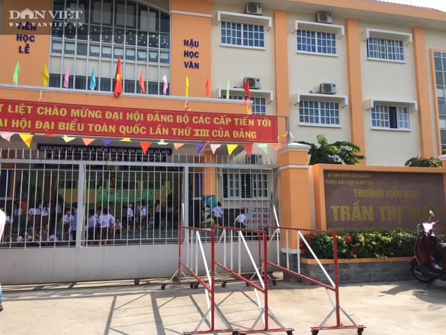 Sở GDĐT TP.HCM yêu cầu xử lý dứt điểm vụ lùm xùm bữa ăn Trường Tiểu học Trần Thị Bưởi - Ảnh 1.