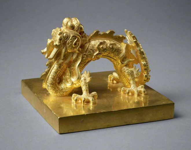 Ân báu bằng vàng khối, ngọc quý của vua triều Nguyễn có gì đặc biệt? - Ảnh 1.
