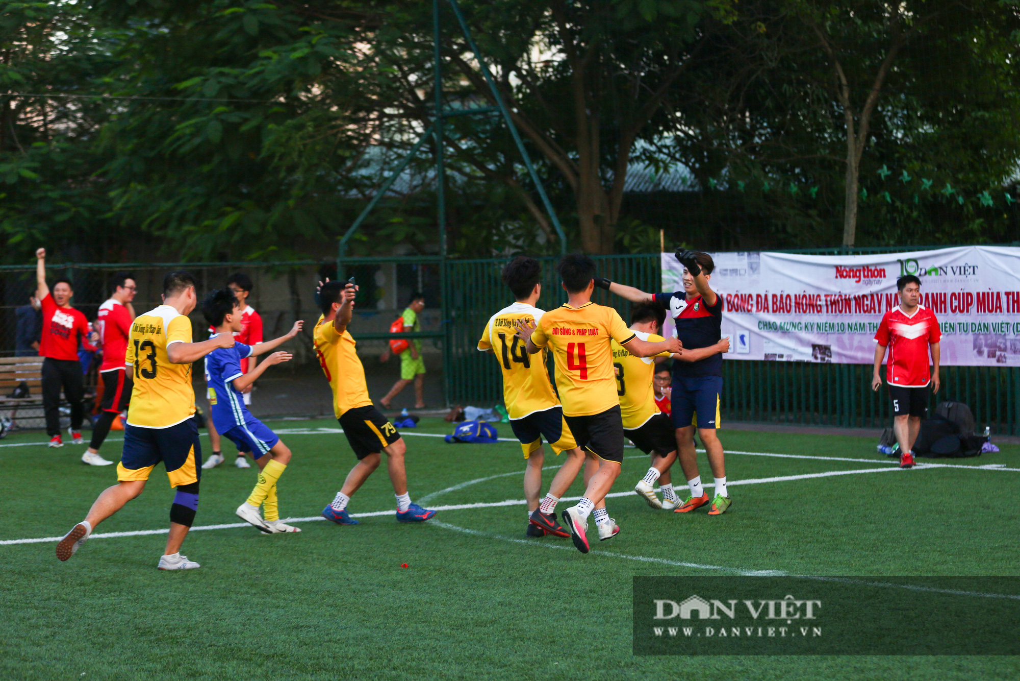 Giành chiến thắng tại bán kết, NTNN/Dân Việt đọ sức cùng ĐSPL tại chung kết - Ảnh 17.