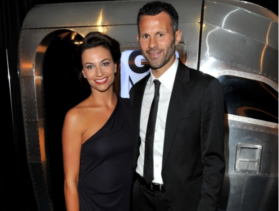 Giggs và cô vợ cũ xinh đẹp Stacey bỏ nhau năm 2016.