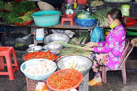 Hậu Giang: Nguyên nhận nào khiến giá ớt chỉ thiên đạt 100.000 đồng/ký, cao gấp đôi năm 2019? - Ảnh 1.