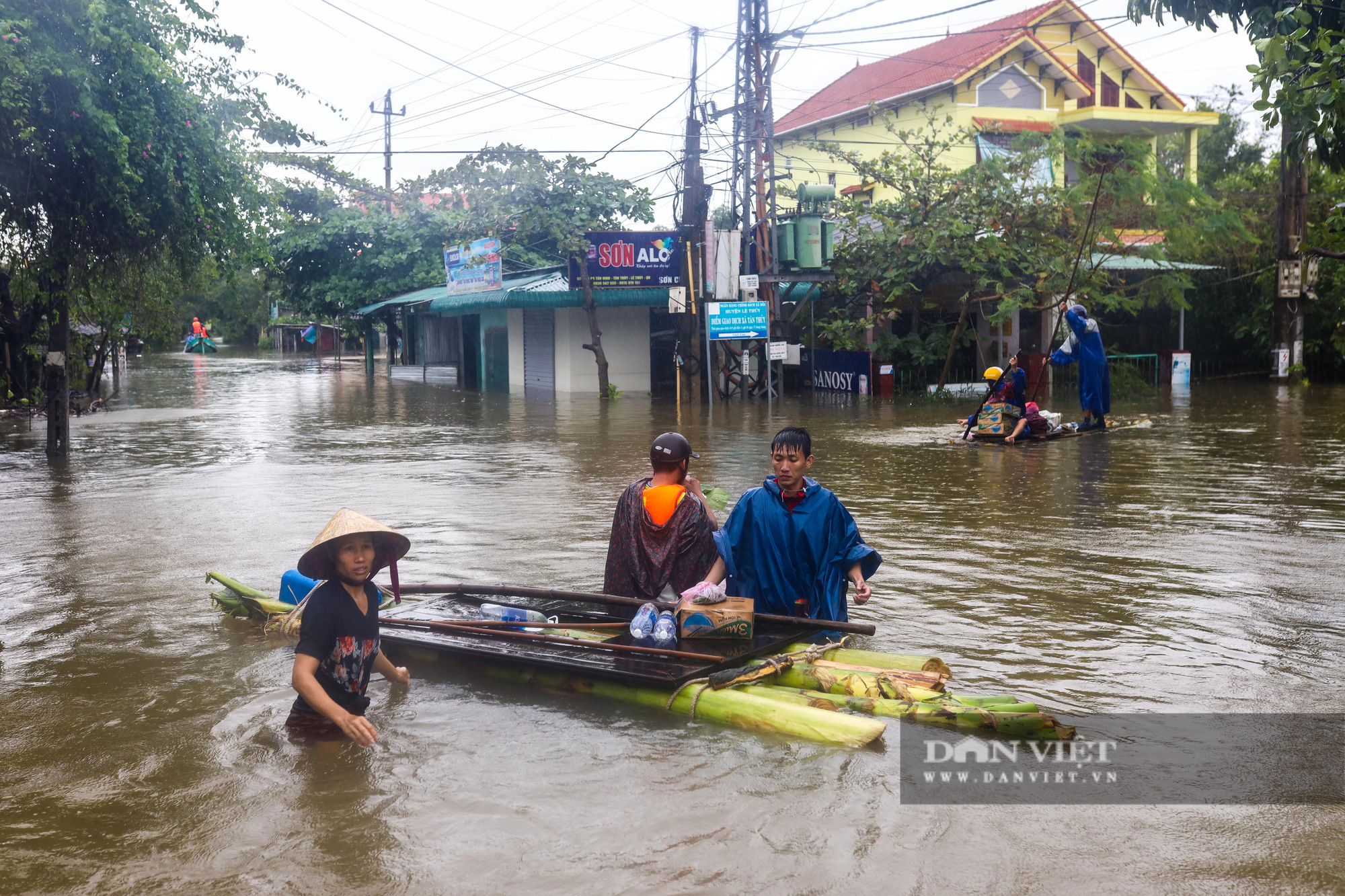 Tăng cường sự lãnh đạo của Đảng đối với công tác phòng ngừa, ứng phó, khắc phục hậu quả thiên tai - Ảnh 19.