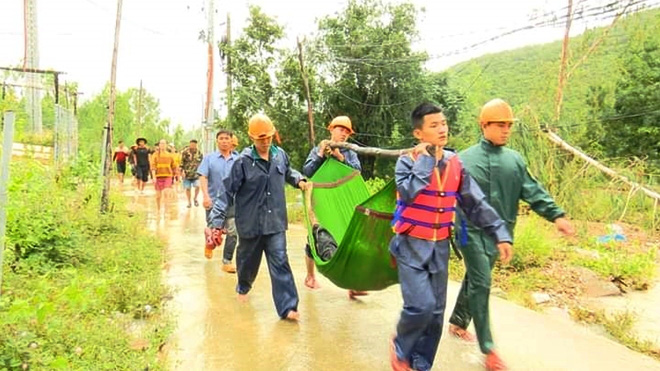 Khánh Hòa: Hoàn cảnh đáng thương của 3 cha con bị lũ cuốn trôi - Ảnh 1.