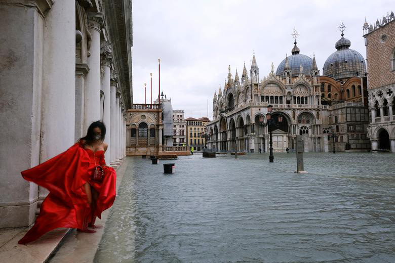 Venice bị ngập do mưa lớn bất ngờ, không kịp kích hoạt 78 cửa xả lũ - Ảnh 1.