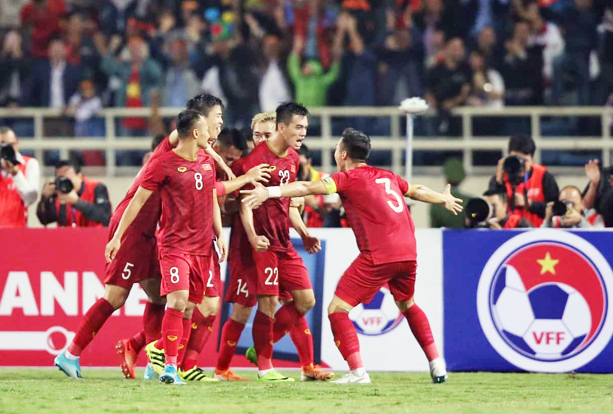 BXH FIFA tháng 12/2020: ĐT Việt Nam lại cho Thái Lan &quot;hít khói&quot; - Ảnh 1.