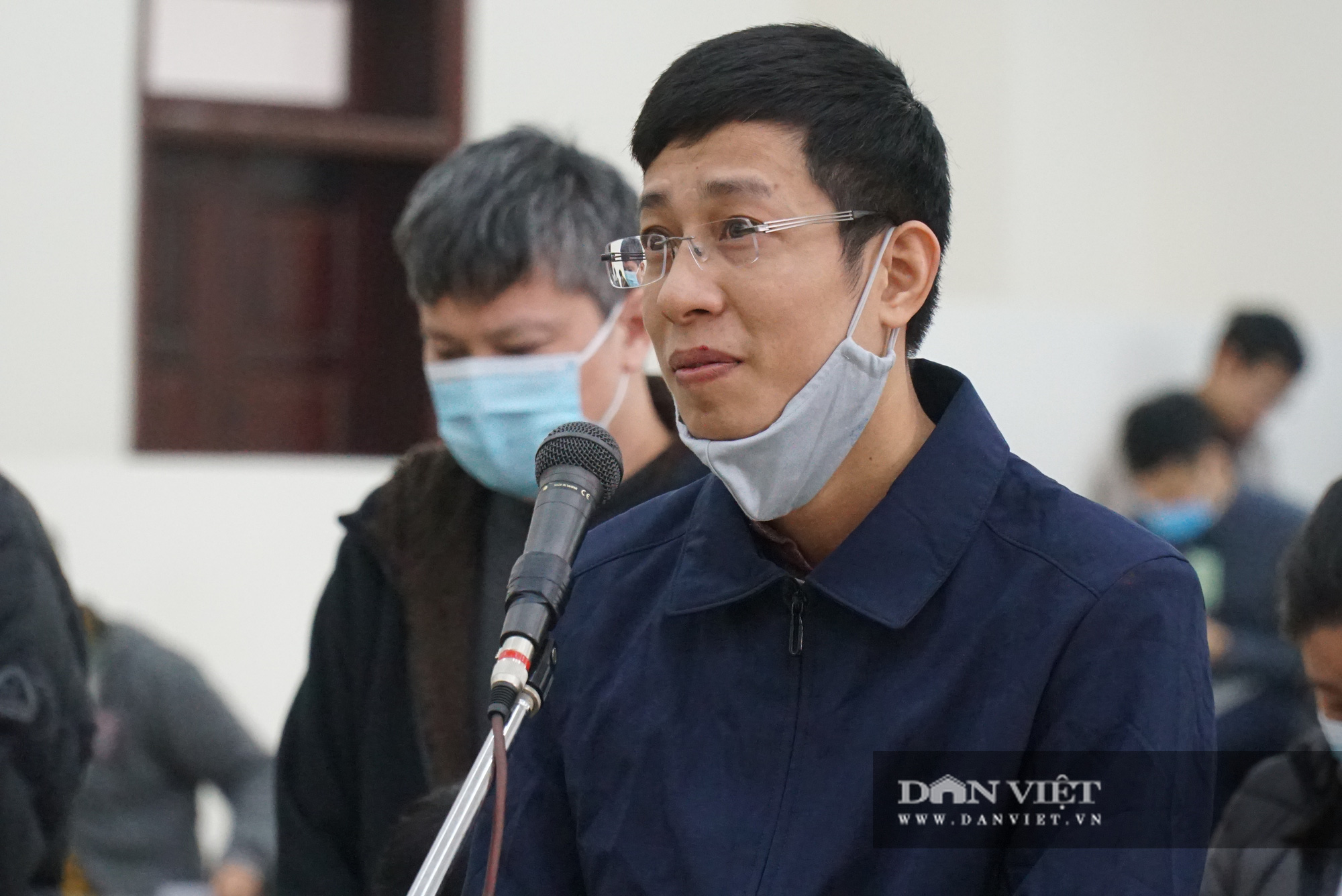 Toàn cảnh phiên toà xét xử Nguyễn Nhật Cảm cùng 9 đồng phạm  - Ảnh 5.
