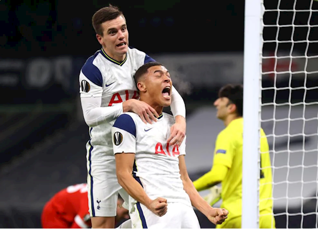 Tottenham đi tiếp với ngôi đầu bảng, HLV Mourinho chỉ ra bí quyết chiến thắng - Ảnh 1.
