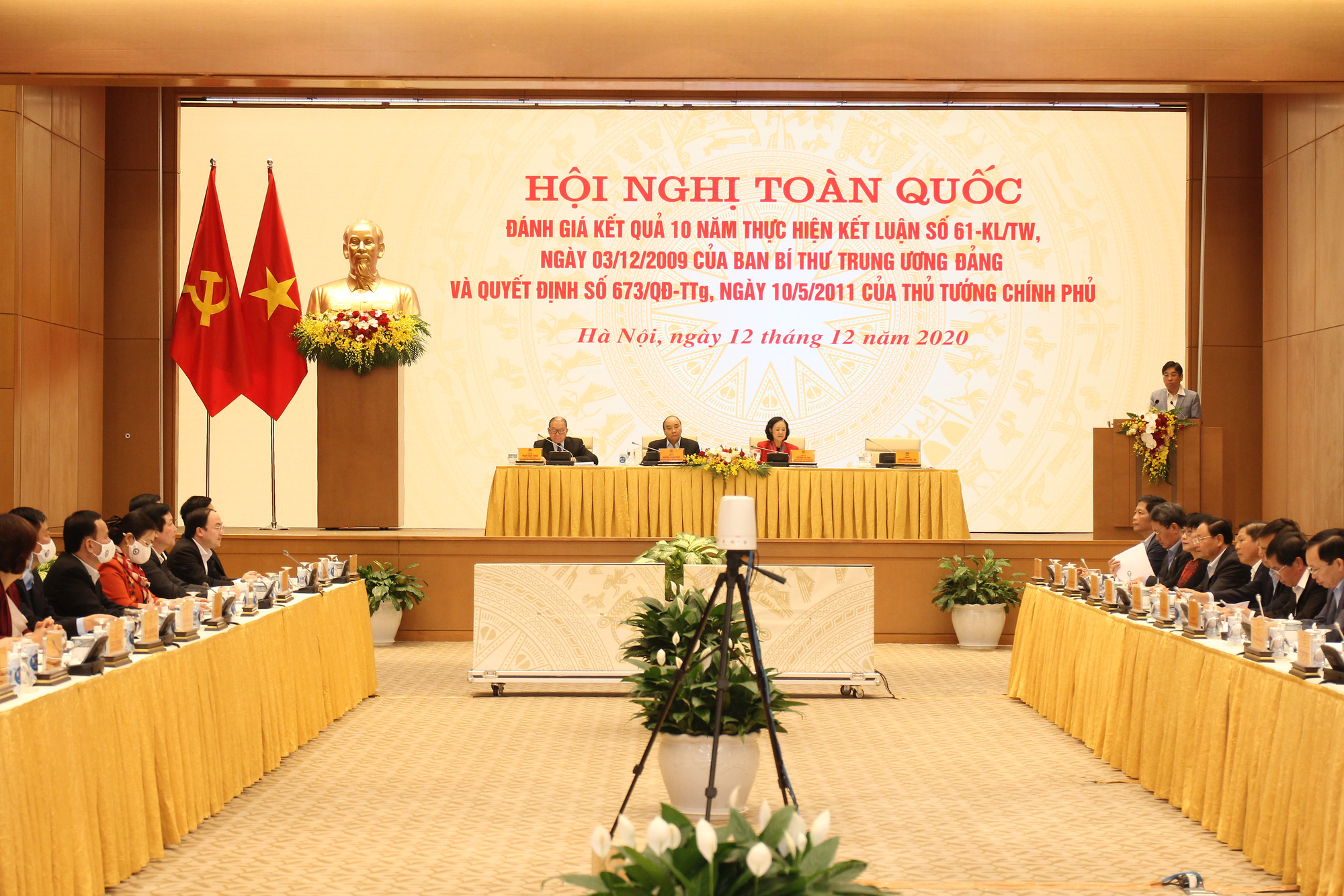 Thủ tướng Chính phủ Nguyễn Xuân Phúc: Không để tình trạng ‘con trâu đi trước, cái cày theo sau - Ảnh 2.