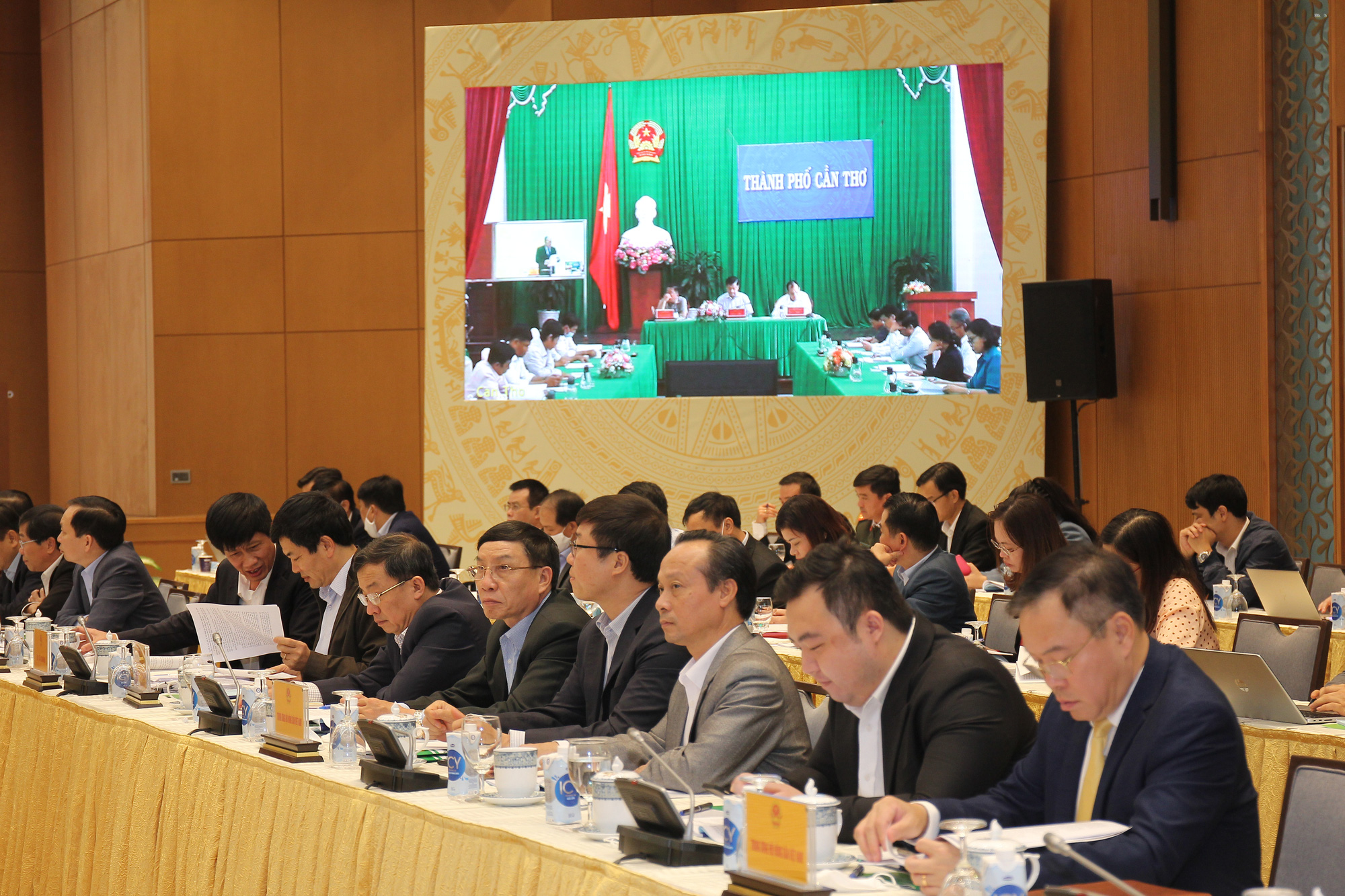 Thủ tướng Chính phủ Nguyễn Xuân Phúc: Không để tình trạng ‘con trâu đi trước, cái cày theo sau - Ảnh 5.