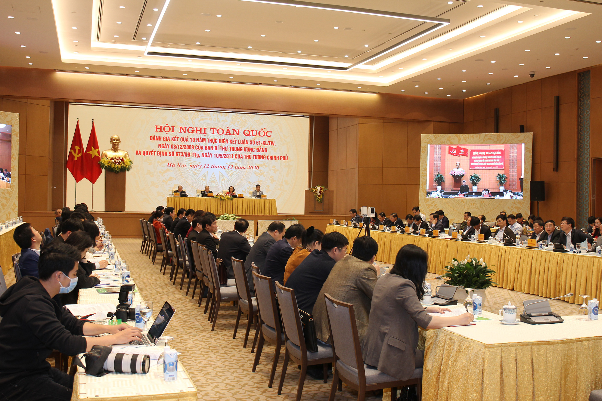 Thủ tướng Chính phủ Nguyễn Xuân Phúc: Không để tình trạng ‘con trâu đi trước, cái cày theo sau - Ảnh 3.