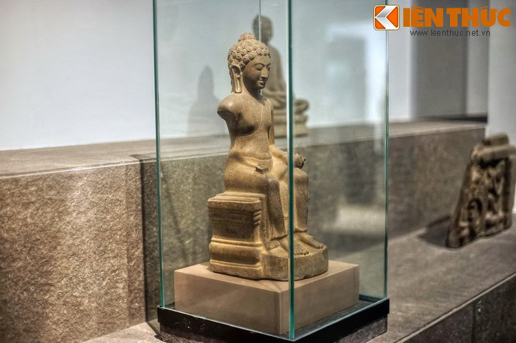 Ngắm bức tượng Phật cổ ngàn tuổi độc đáo hiếm có không chỉ của Việt Nam mà của cả vùng Đông Nam Á - Ảnh 2.