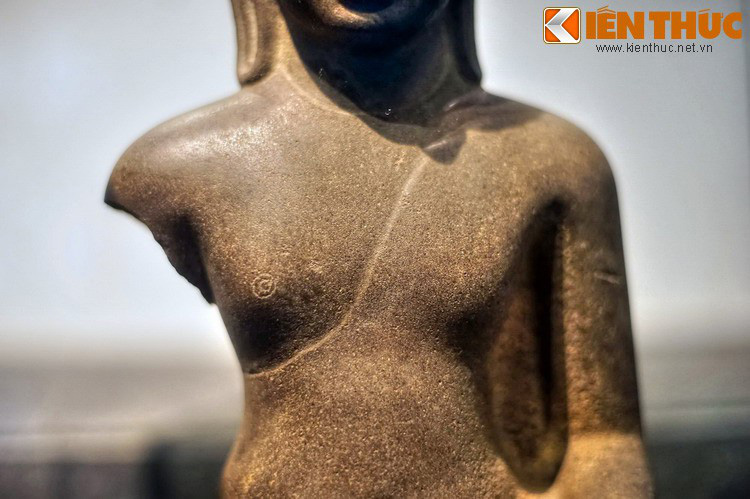 Ngắm bức tượng Phật cổ ngàn tuổi độc đáo hiếm có không chỉ của Việt Nam mà của cả vùng Đông Nam Á - Ảnh 6.