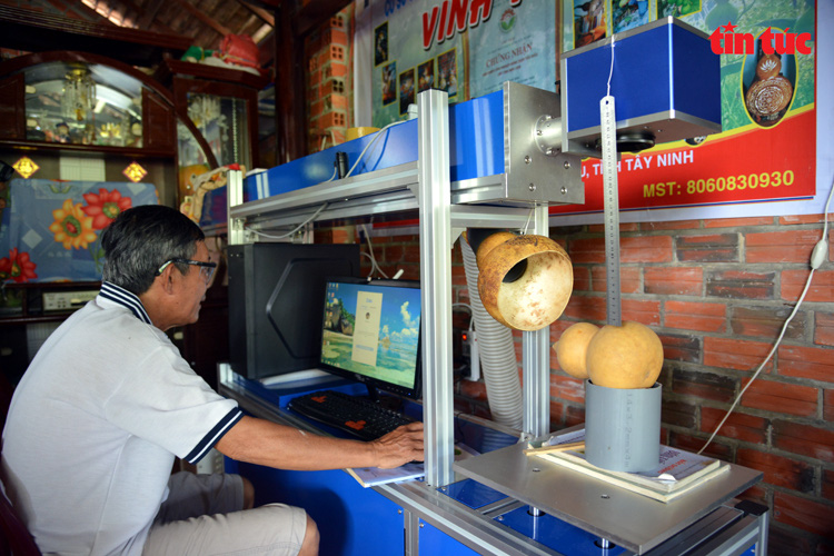 Ông nông dân Tây Ninh biến những quả bầu hồ lô thành đồ vật vừa lạ vừa quen khiến bao người trầm trồ  - Ảnh 7.