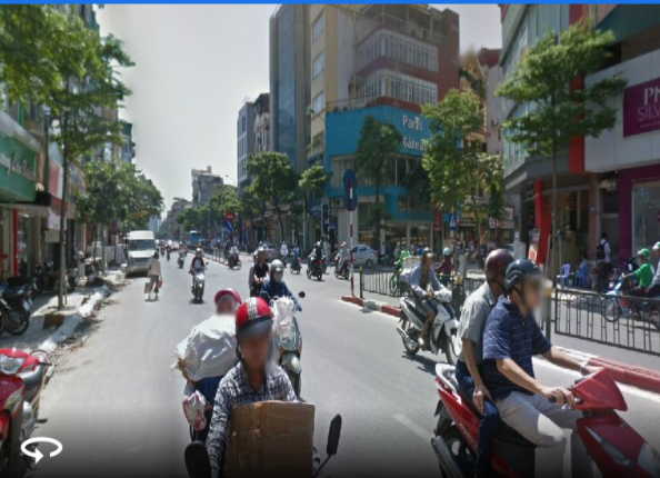 Ngân hàng rao bán nhà mặt phố Hà Nội để thu hồi nợ - Ảnh 1.