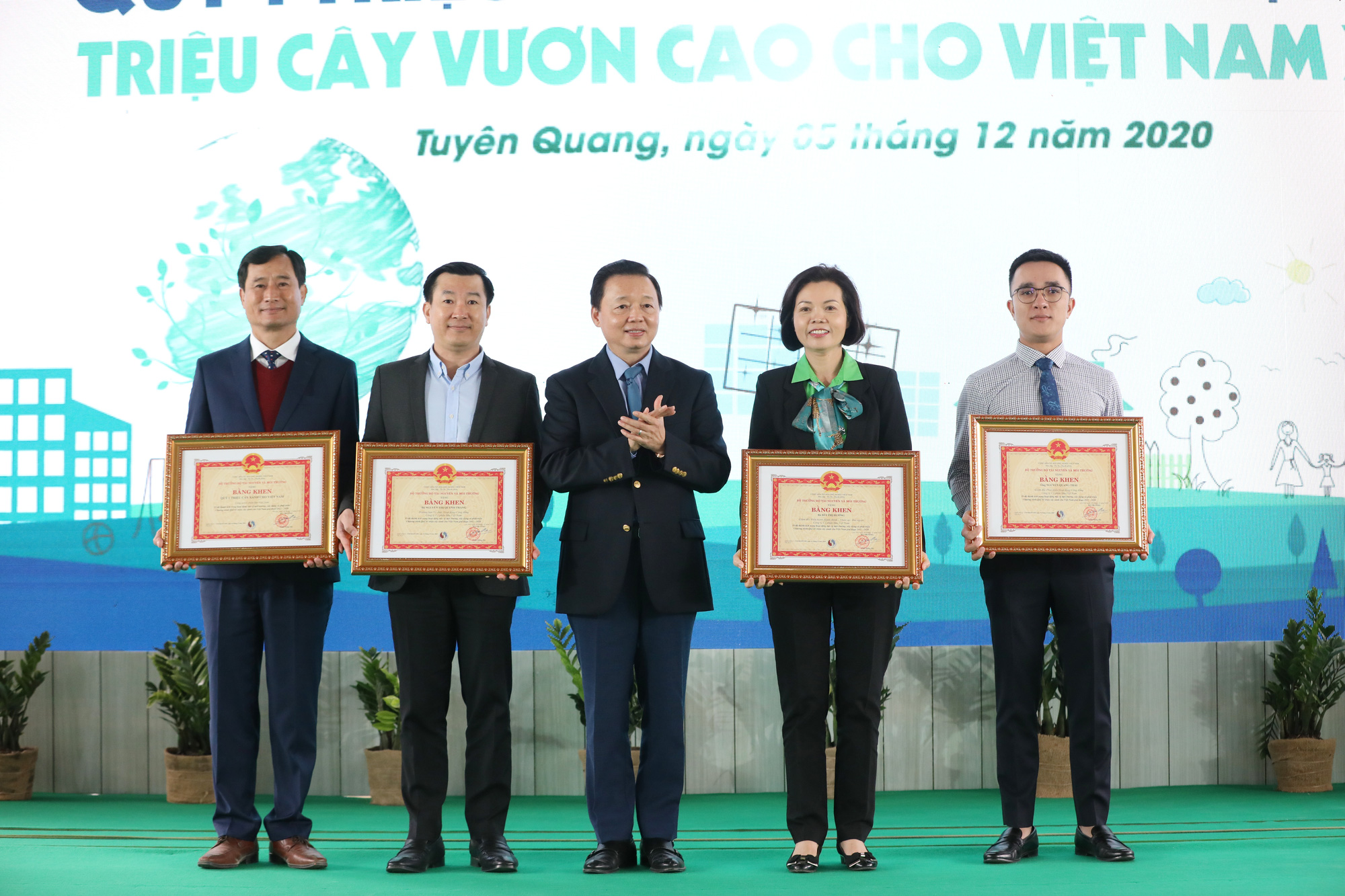 Vinamilk hoàn thành mục tiêu trồng hơn 1,1 triệu cây xanh cho Việt Nam năm 2020 - Ảnh 7.