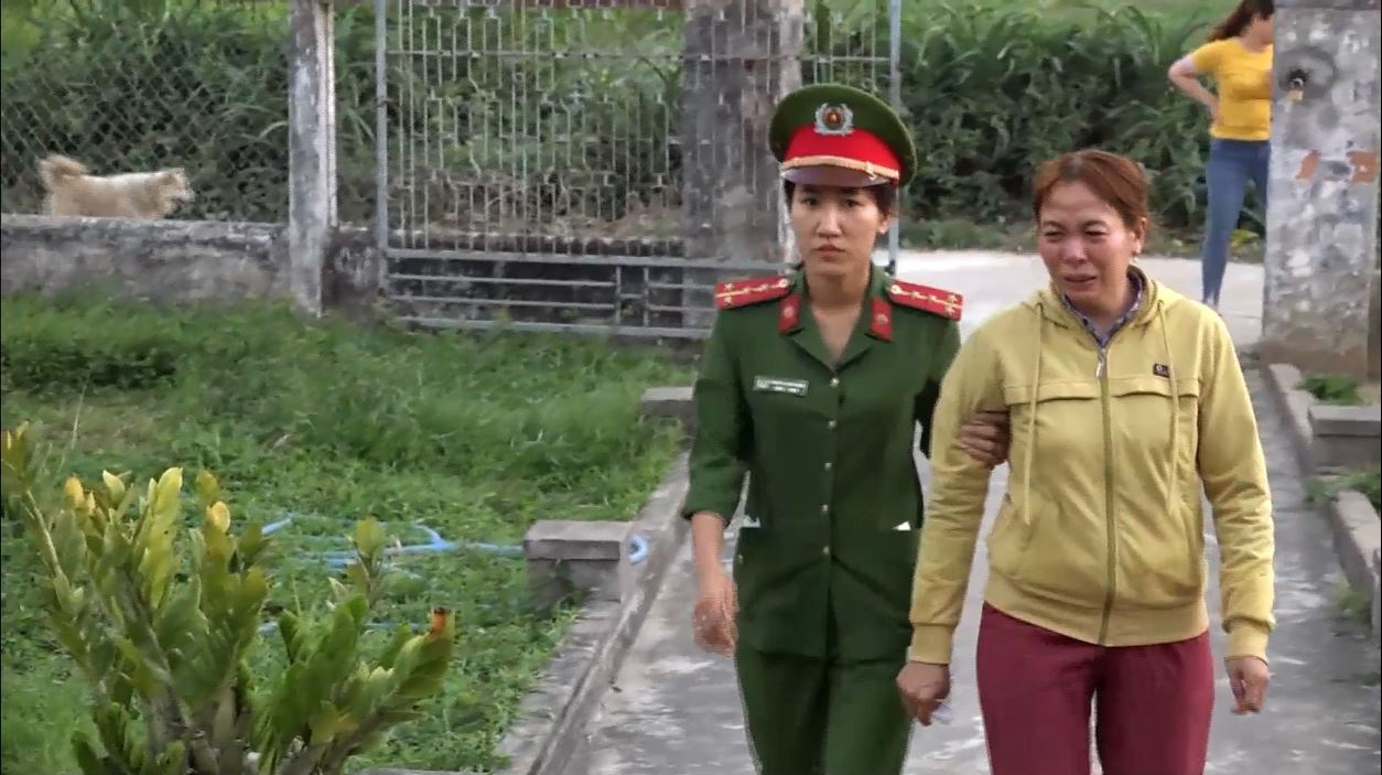 Lừa tiêm phòng vắc xin Covid-19 giả, nữ y tá “dỏm” ở Bình Định lãnh 4 năm tù giam - Ảnh 2.