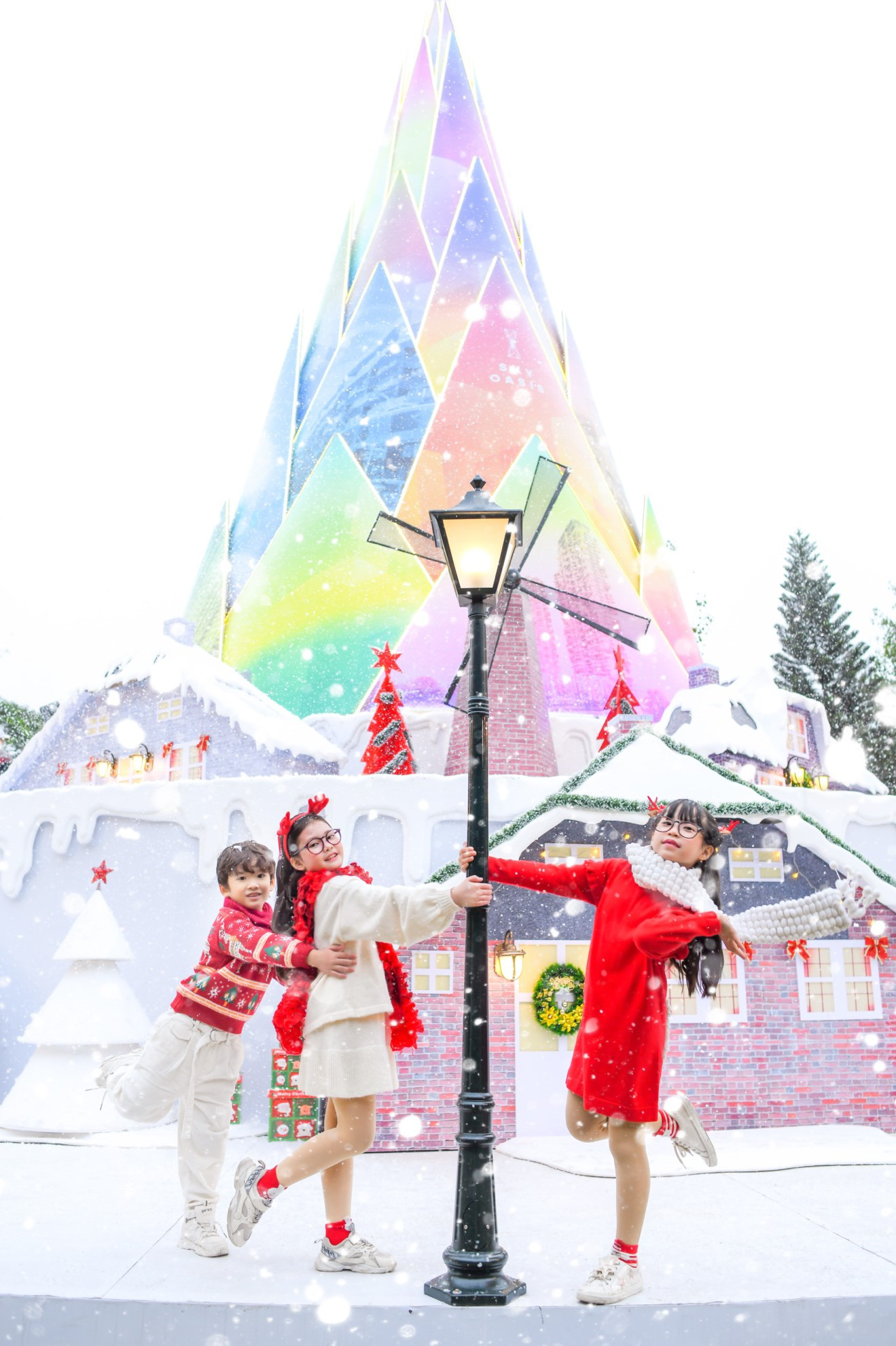 Giáng sinh tuyết trắng cùng búp măng Noel cao nhất Việt Nam tại Ecopark  - Ảnh 5.