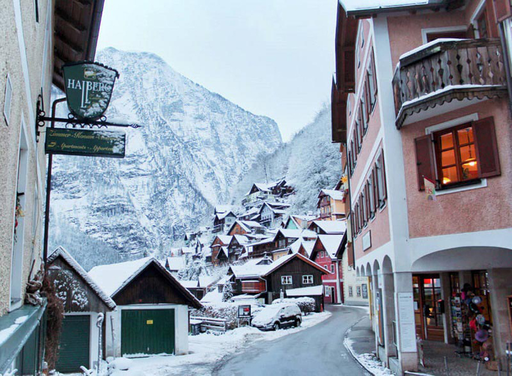 Làng cổ 7.000 năm tuổi Hallstatt đẹp mê mẩn vào mùa đông - Ảnh 3.