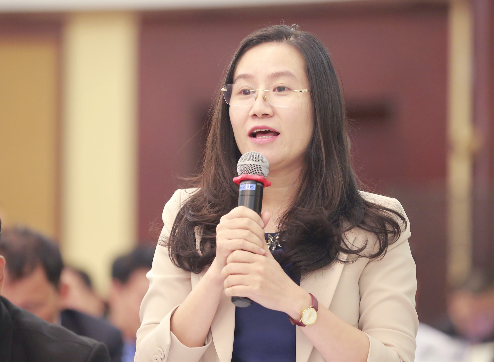 Bà Phạm Thị Thanh Tùng - Phó Vụ trưởng Vụ Tín dụng các ngành kinh tế, Ngân hàng Nhà nước phát biểu tại Hội thảo &quot;Giải pháp cho ngành mía đường Việt Nam trong tình hình mới&quot; 