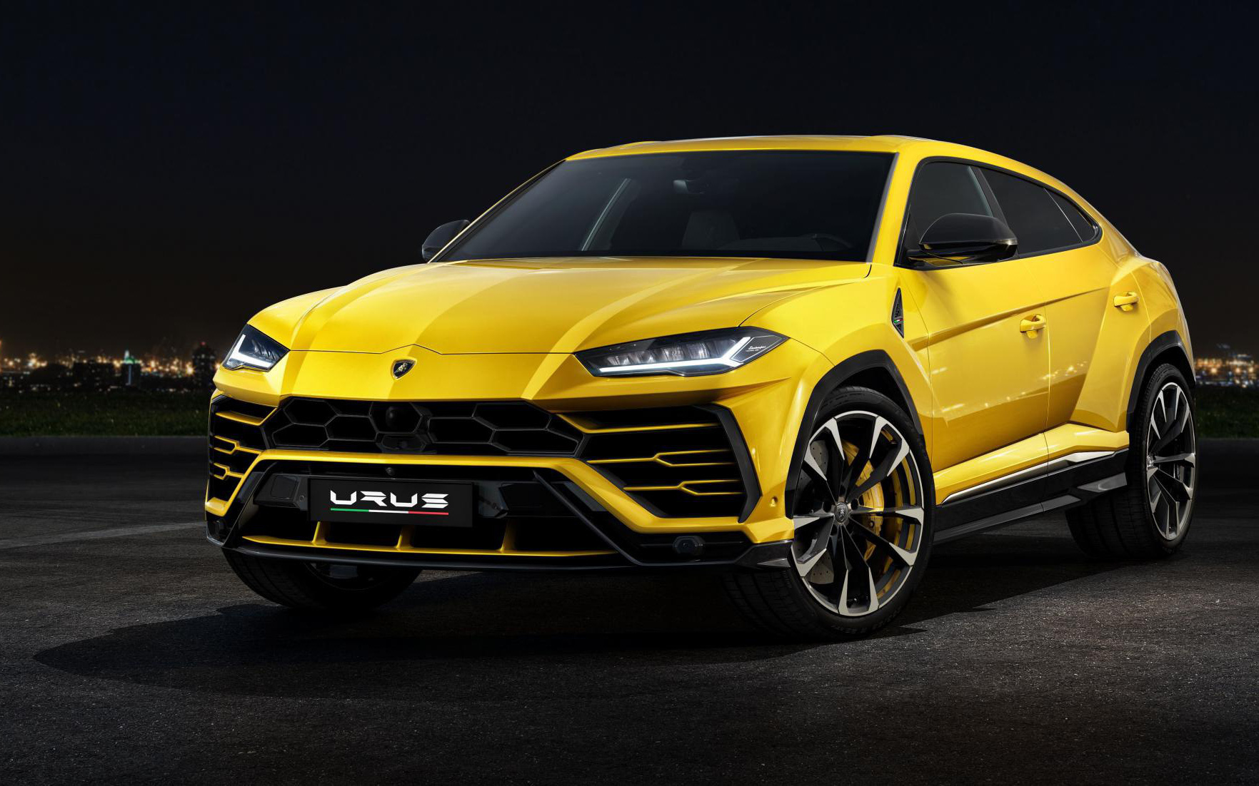 Lamborghini Urus bị triệu hồi vì nguy cơ cháy xe