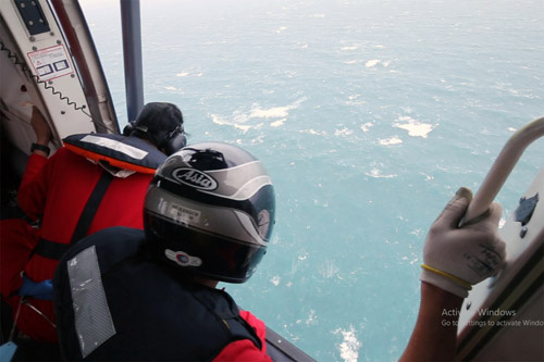 Chưa tìm thấy 2 nhân viên trạm hải đăng Hòn Hải bị sóng biển cao hơn 6 mét cuốn trôi  - Ảnh 1.