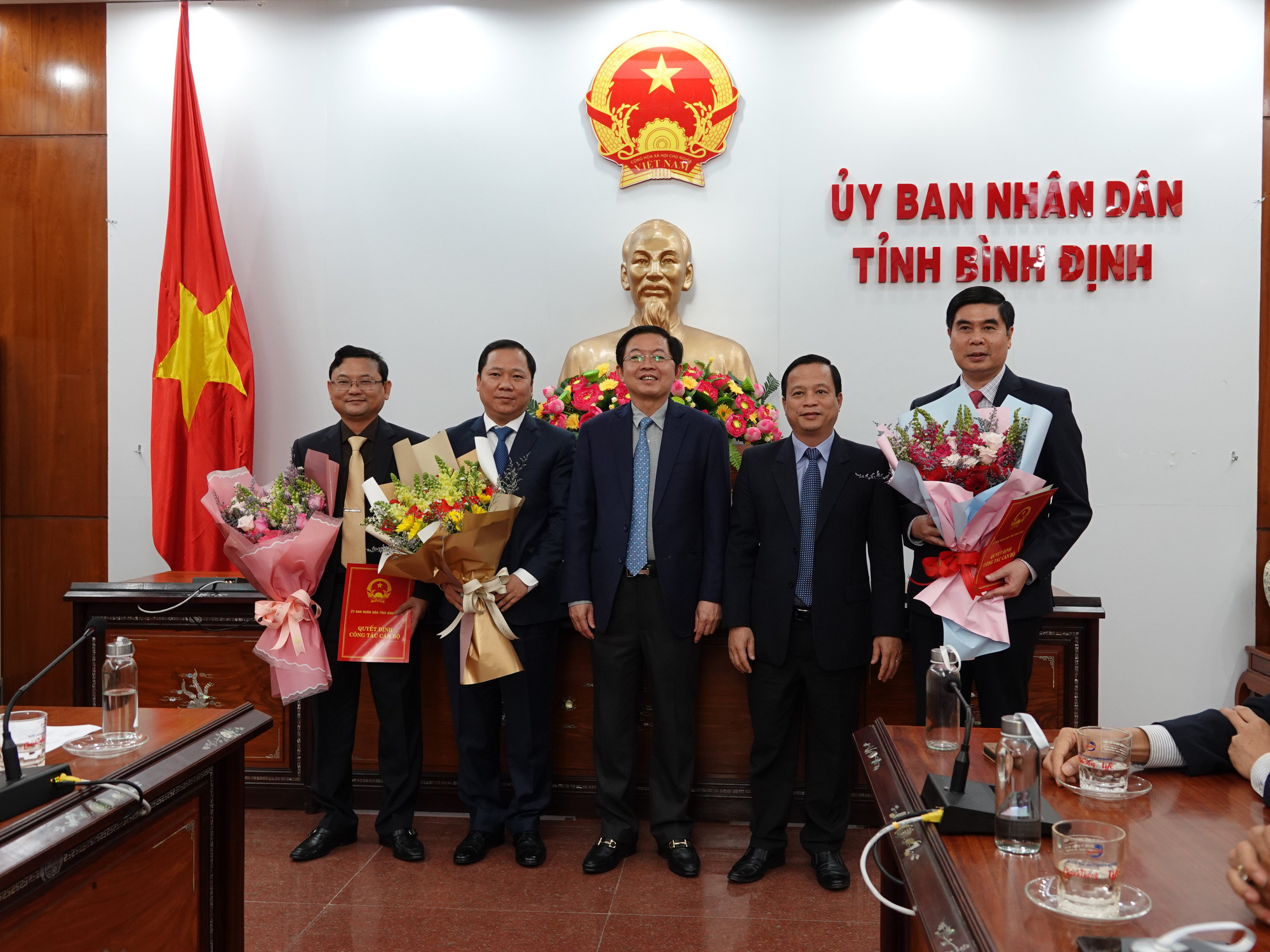 Thủ tướng chuẩn y kết quả bầu Chủ tịch, Phó Chủ tịch tỉnh Bình Định - Ảnh 3.