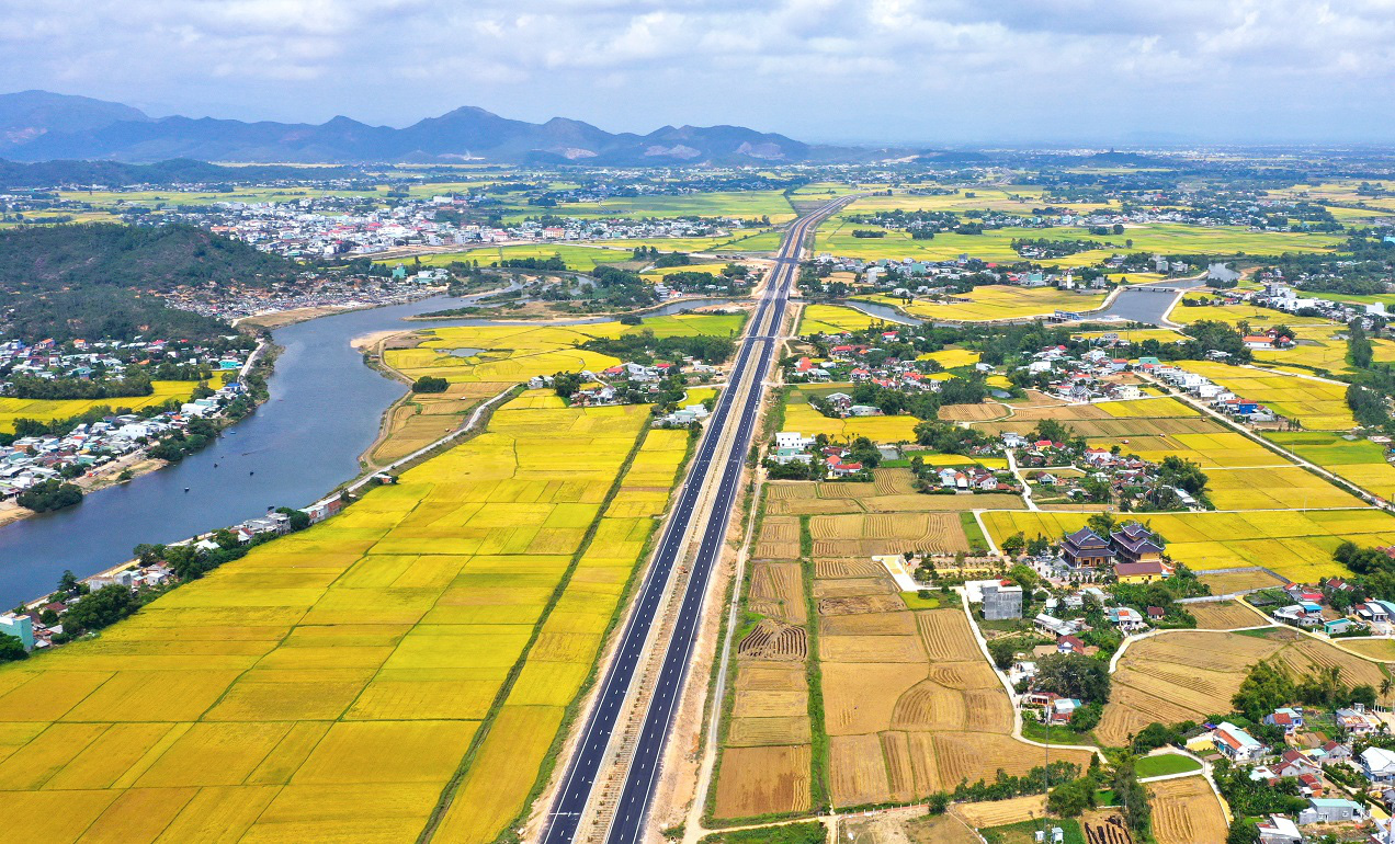 Bình Định: Xuất hiện tình trạng lợi dụng kẽ hở quy chế đấu giá của tỉnh, “thông đồng” nâng giá đất - Ảnh 1.