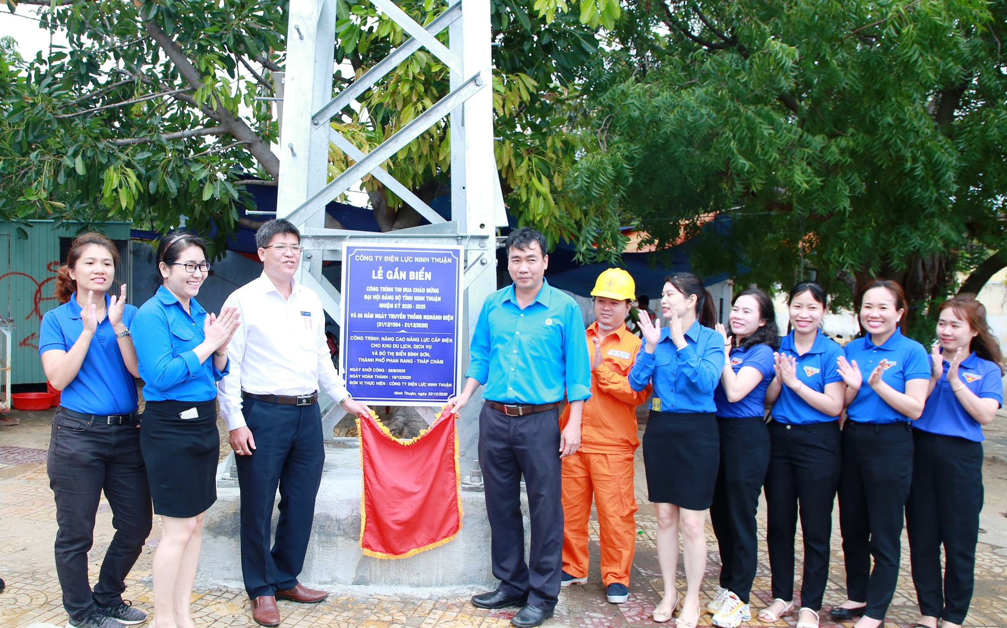 Gắn biển công trình phục vụ cho du lịch, dịch vụ và khu đô thị biển Bình Sơn - Ảnh 1.