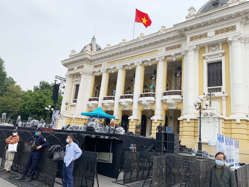 Chương trình nghệ thuật chào đón Giáng sinh độc và lạ tại Hà Nội  - Ảnh 3.