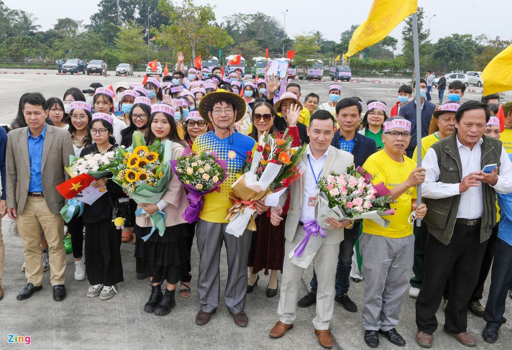 Hoa hậu Đỗ Thị Hà, Thuỷ Tiên Top những sao Việt bị “ném đá” năm 2020 - Ảnh 4.