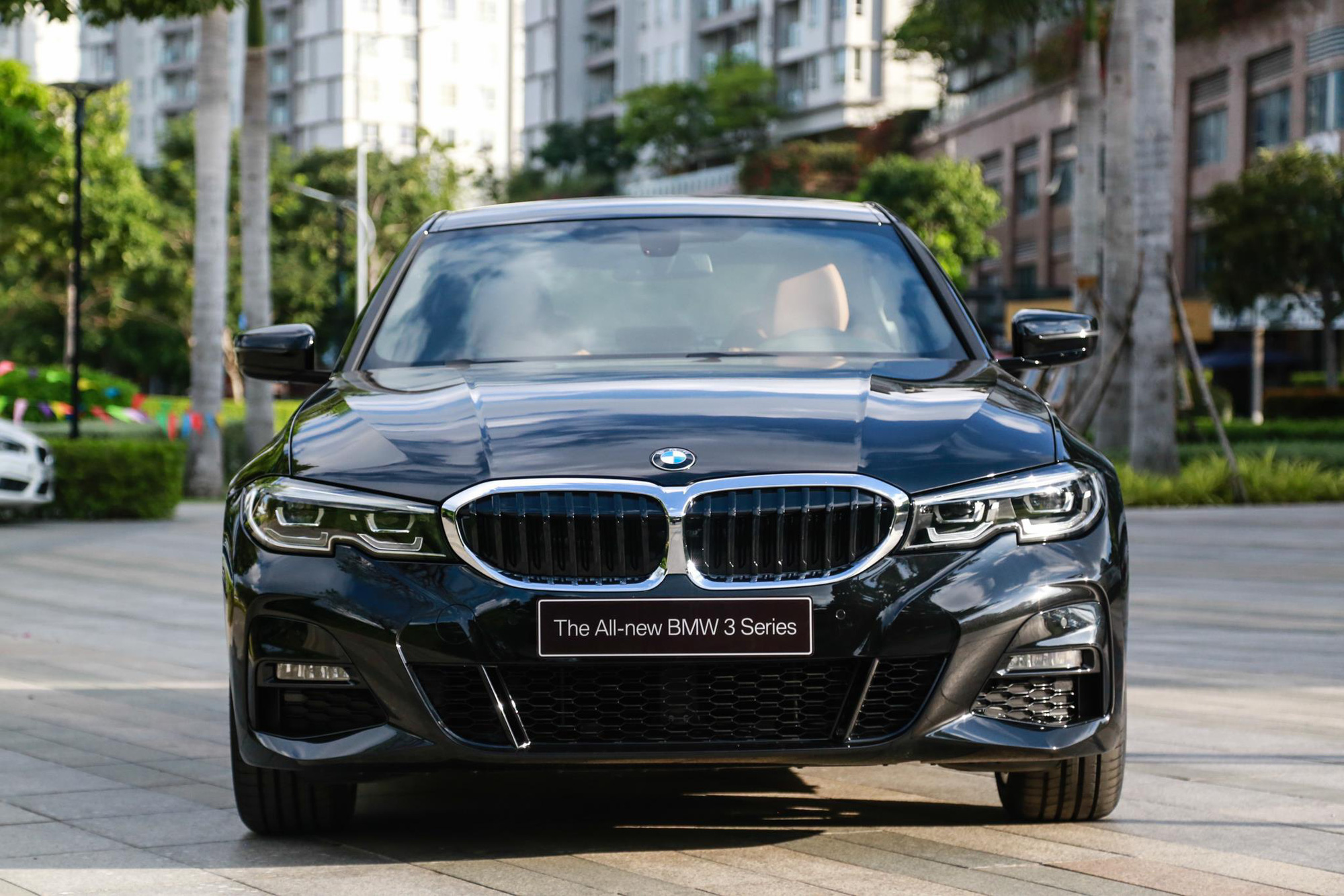 So sanh BMW 330i M Sport hay Mercedes-AMG A 35 4Matic anh 15