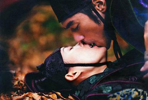 Sự thật không ngờ sau những nụ hôn ngọt ngào trên sóng truyền hình của sao Hoa ngữ - Ảnh 3.
