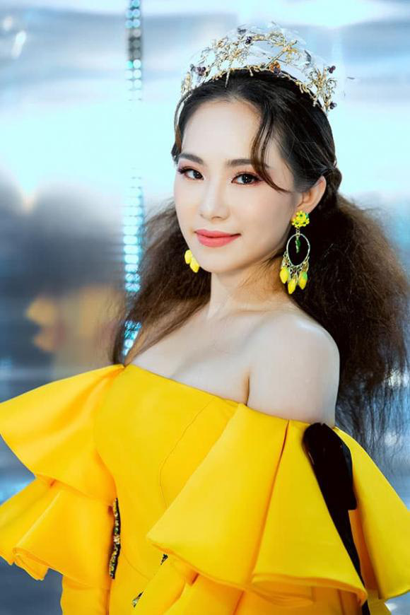 &quot;Vietnam International Fashion Festival 2020&quot;: Những siêu mẫu vang bóng một thời chứng tỏ đẳng cấp - Ảnh 3.