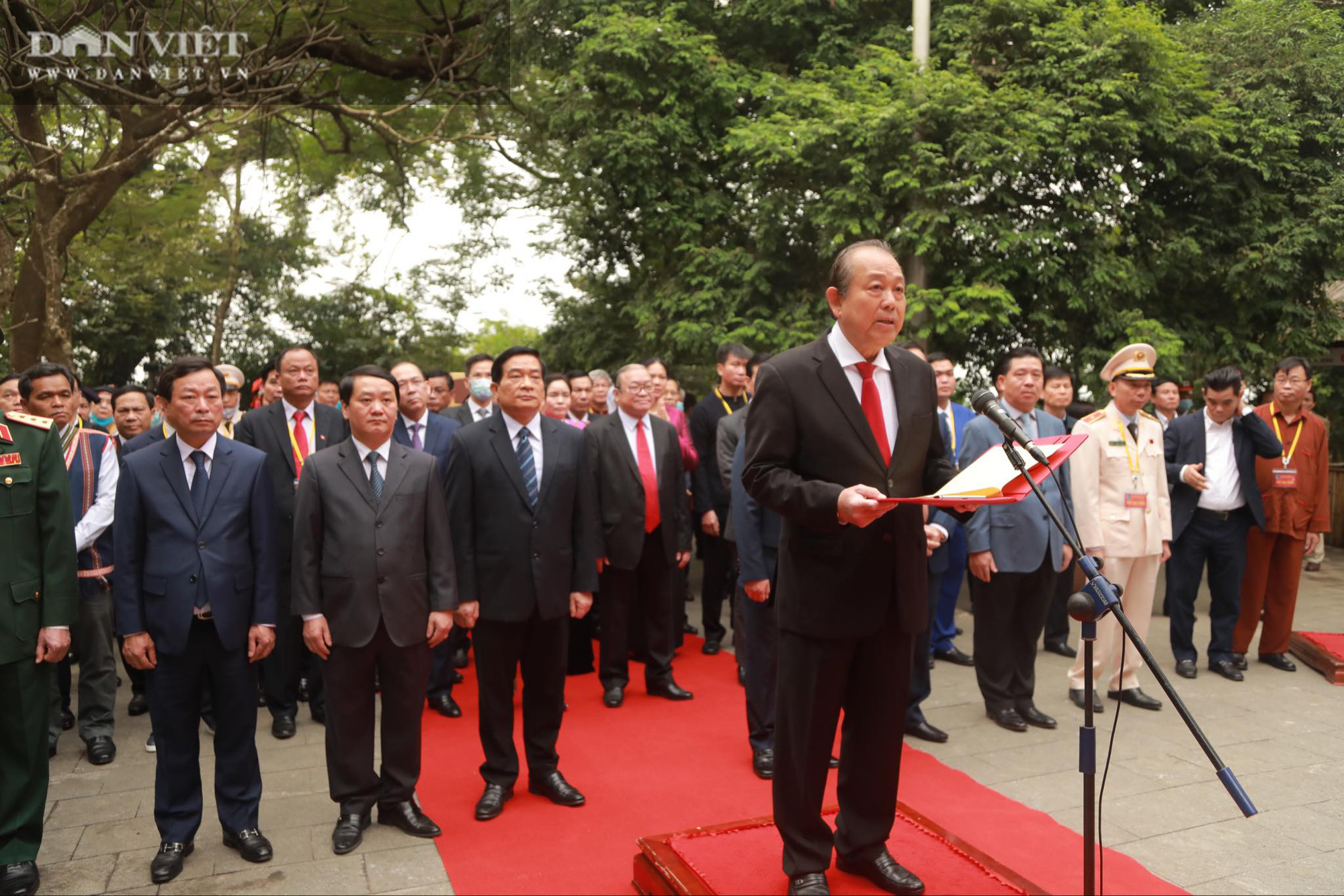 Đoàn Đại biểu Đại hội đại biểu toàn quốc các dân tộc thiểu số Việt Nam dâng hương tưởng niệm các Vua Hùng - Ảnh 1.