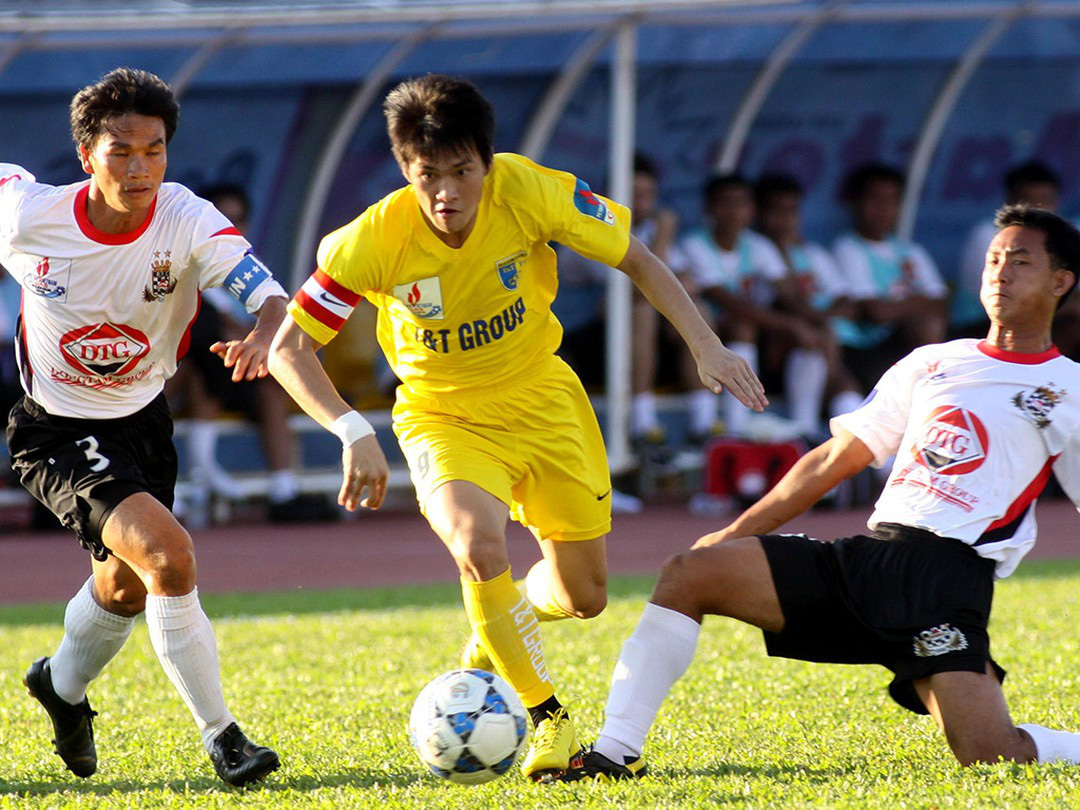 Khi các CLB V.League chơi 5 ngoại binh, vì sao Công Vinh vẫn đá chính? - Ảnh 2.