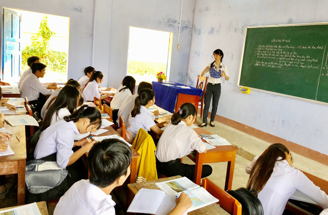 Quảng Ngãi: Chủ tịch tỉnh chỉ đạo tiếp tục trả phụ cấp thâm niên cho giáo viên   - Ảnh 2.