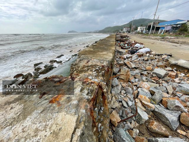 Quảng Ngãi: Kè chắn sóng 20 tỷ tan hoang, nhà dân có nguy cơ bị kéo ra biển  - Ảnh 5.