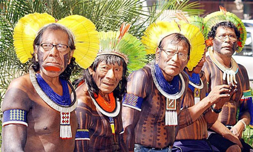 Kỳ lạ những bộ lạc sống tách biệt và bí ẩn trên thế giới - Ảnh 1.